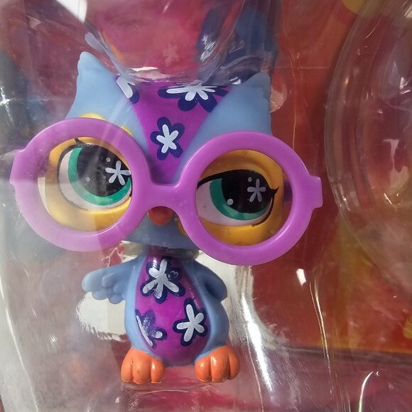Hasbro Littlest Pet Shop Grooviest No # Owl Purple Glasses Display Bubble NEW - Picture 4 of 9